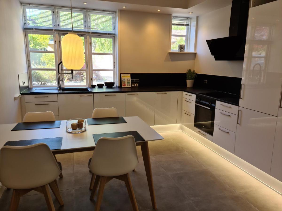 The Old Mill - By The Lake - 2 Bedroom Apartment ครัวซู ภายนอก รูปภาพ