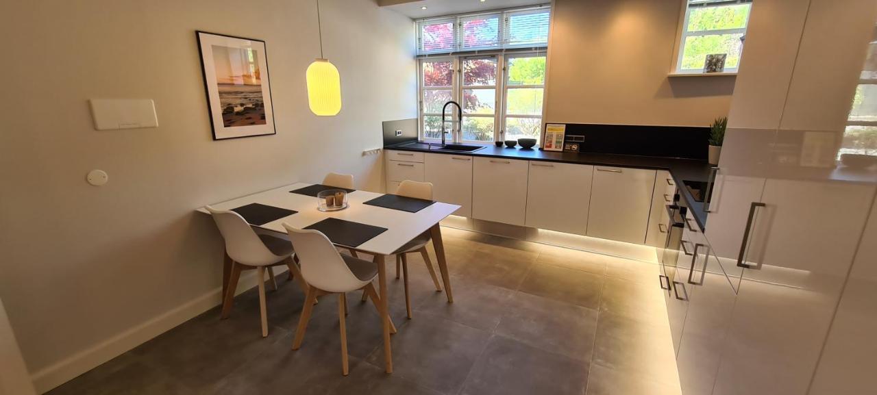 The Old Mill - By The Lake - 2 Bedroom Apartment ครัวซู ภายนอก รูปภาพ